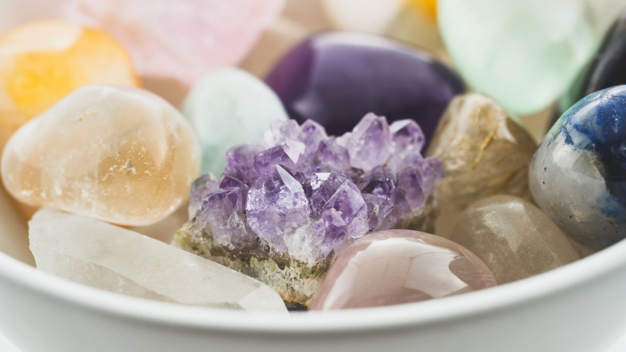 Exploring Types of Crystal Bracelets and Necklaces
